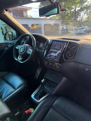 VOLKSWAGEN TIGUAN 2.0 TSI R-LINE 16V TURBO GASOLINA 4P TIPTRONIC VOLKSWAGEN TIGUAN 2.0 TSI R-LINE 16V TURBO GASOLINA 4P TIPTRONIC